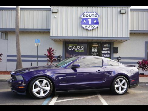 Used 2010 Ford Mustang GT image 1