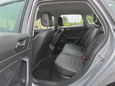 Used 2023 Volkswagen Jetta SE FWD image 23