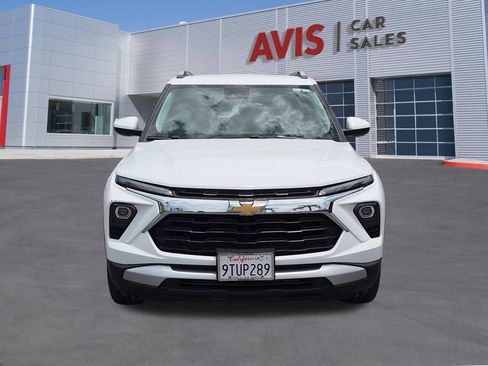 Used 2025 Chevrolet TrailBlazer LT AWD/4WD image 2