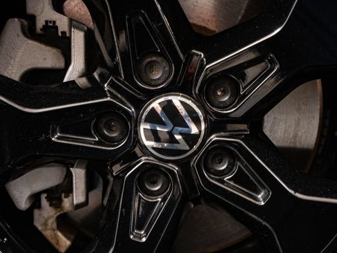 Used 2025 Volkswagen Atlas Peak Edition SE AWD/4WD image 8