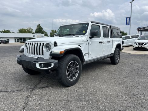 Used 2022 Jeep Gladiator Overland w/ Popular Equipment Package AWD/4WD image 8