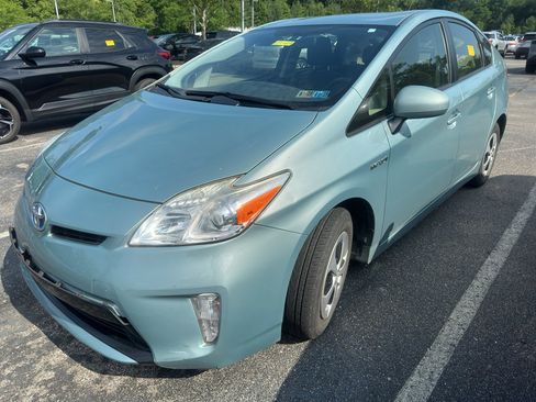 Used 2012 Toyota Prius Two FWD image 2