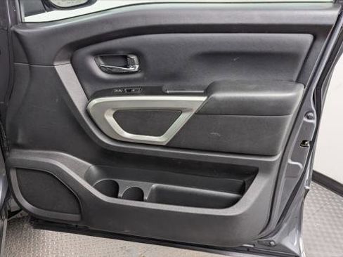 Used 2023 Nissan Titan SV image 19