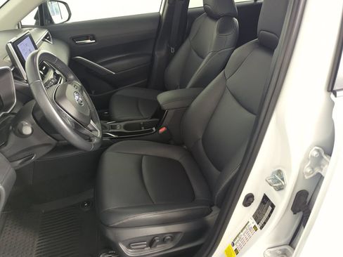 Used 2023 Toyota Corolla Cross XLE FWD image 12