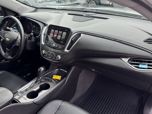 Used 2018 Chevrolet Malibu LT w/ Leather Package FWD image 27