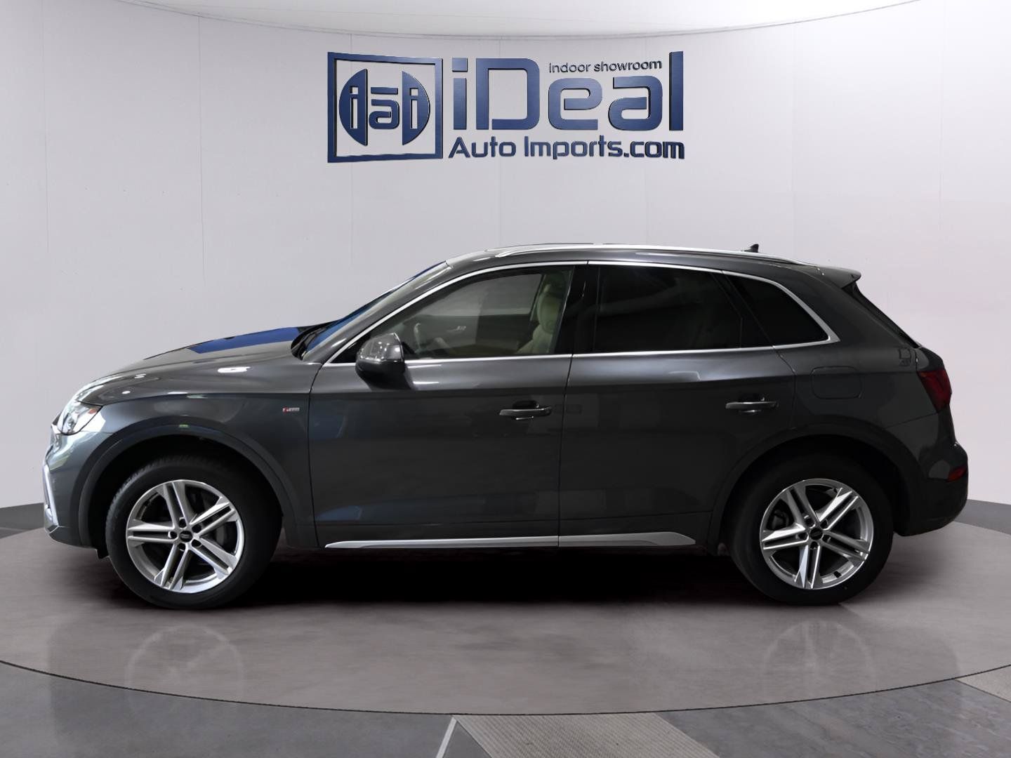 Used 2023 Audi Q5 e Premium Plus AWD/4WD image 2