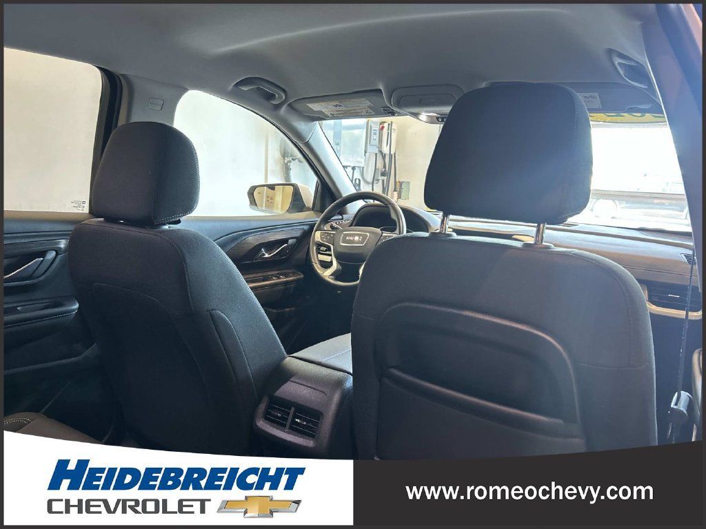 Used 2024 GMC Terrain SLE w/ Driver Convenience Package FWD image 33