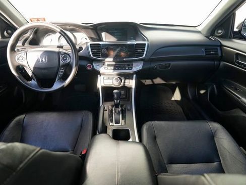 Used 2015 Honda Accord Touring image 38