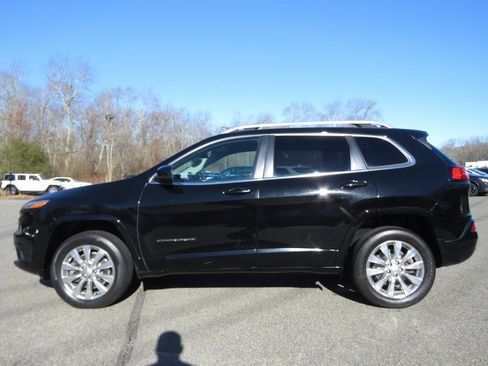 Used 2018 Jeep Cherokee Overland w/ Heavy Duty Protection Group image 9