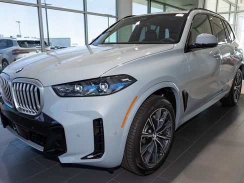 Used 2026 BMW X5 xDrive40i w/ M Sport Package image 3
