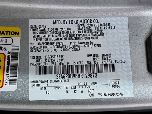 Used 2017 Ford Fusion SE w/ Fusion SE Technology Package image 29