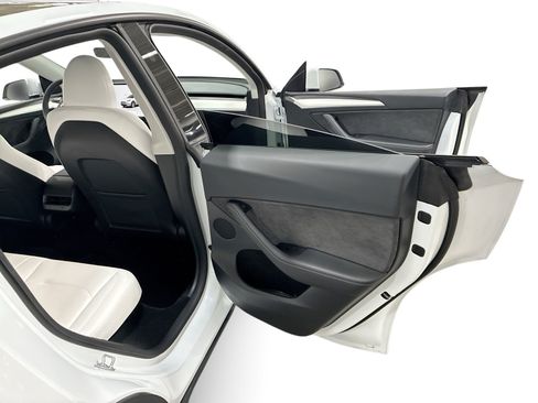 Certified 2023 Tesla Model Y Long Range AWD/4WD image 12