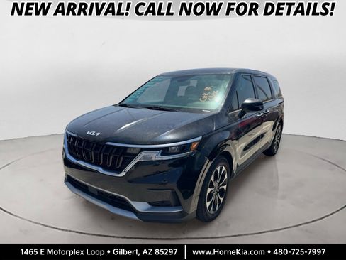Used 2022 Kia Carnival EX FWD image 1