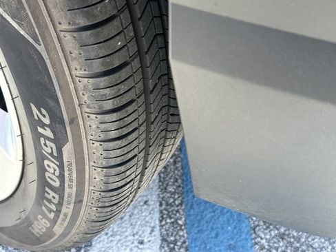 Certified 2025 Hyundai Kona SE FWD image 11