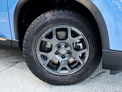 Used 2025 Honda Pilot TrailSport image 13