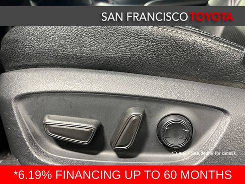 Certified 2018 Toyota Camry SE FWD image 12