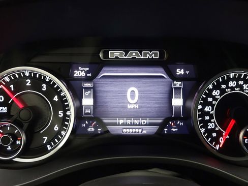 Used 2022 RAM 1500 Laramie AWD/4WD image 18