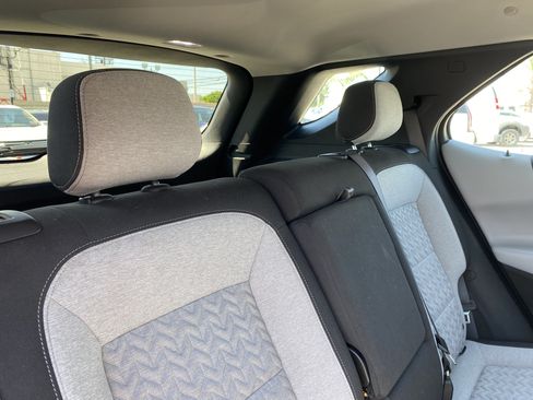 Used 2022 Chevrolet Equinox LS w/ LPO, Chrome Package FWD image 21