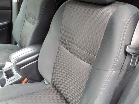 Used 2020 Nissan Rogue SV image 12