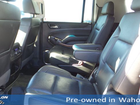 Used 2019 Chevrolet Suburban Premier image 19