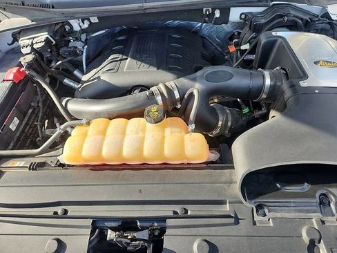 Used 2016 Ford F150 Platinum w/ Equipment Group 701A Luxury image 35