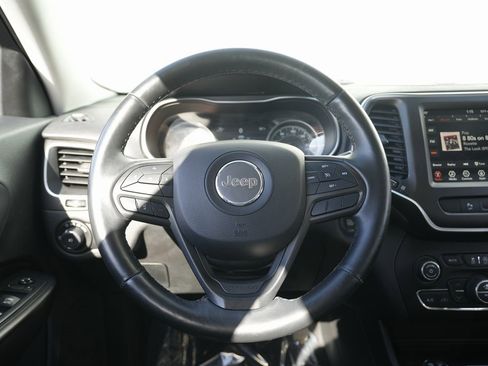 Used 2019 Jeep Cherokee Trailhawk w/ Cold Weather Group image 43