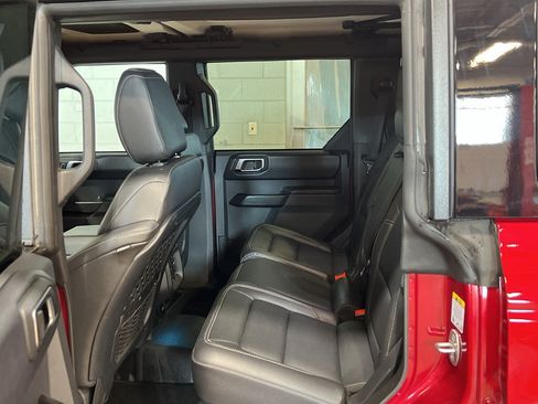 Used 2025 Ford Bronco Badlands AWD/4WD image 32