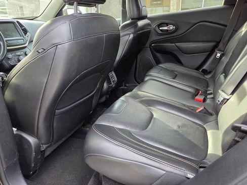Used 2016 Jeep Cherokee Limited w/ Luxury Group image 5
