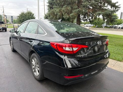 Used 2015 Hyundai Sonata SE w/ Option Group 09 FWD image 2