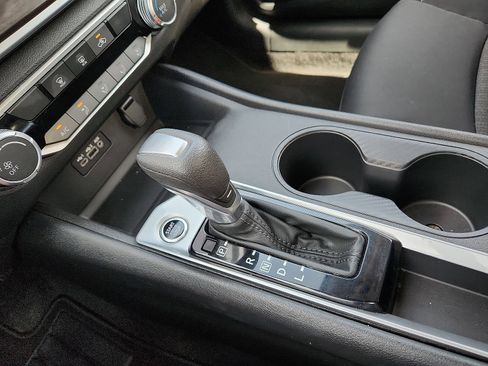 Used 2025 Nissan Altima 2.5 SV FWD image 25