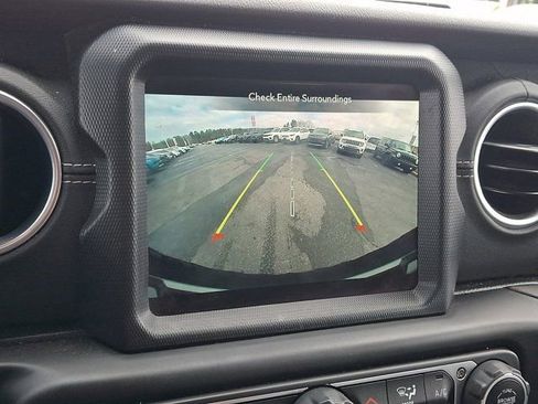 Certified 2022 Jeep Wrangler Unlimited Sahara w/ Cold Weather Group image 23