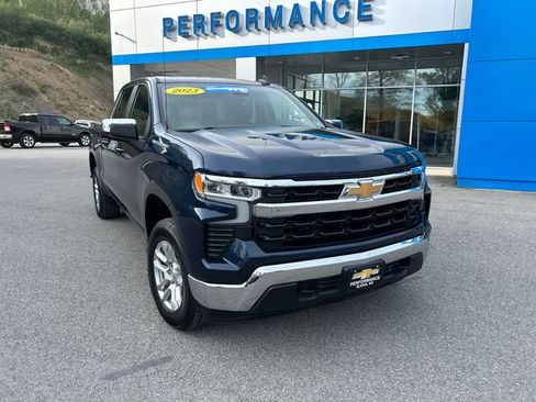 Used 2023 Chevrolet Silverado 1500 LT AWD/4WD image 12