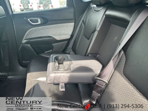 Used 2024 Jeep Compass Latitude AWD/4WD image 14