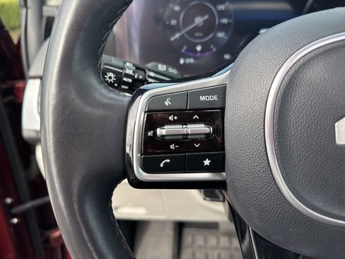 Used 2024 Kia Carnival SX Prestige image 11