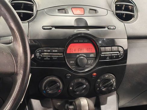 Used 2014 MAZDA MAZDA2 Sport FWD image 5