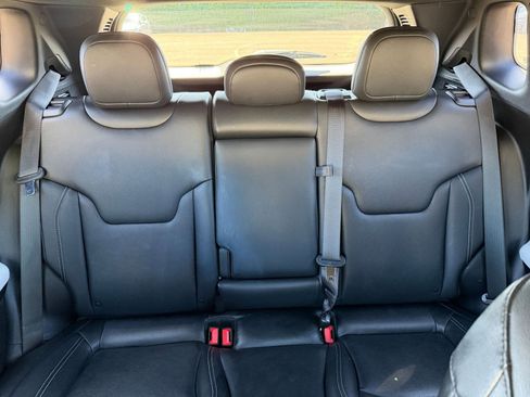 Used 2025 Jeep Compass Limited image 38