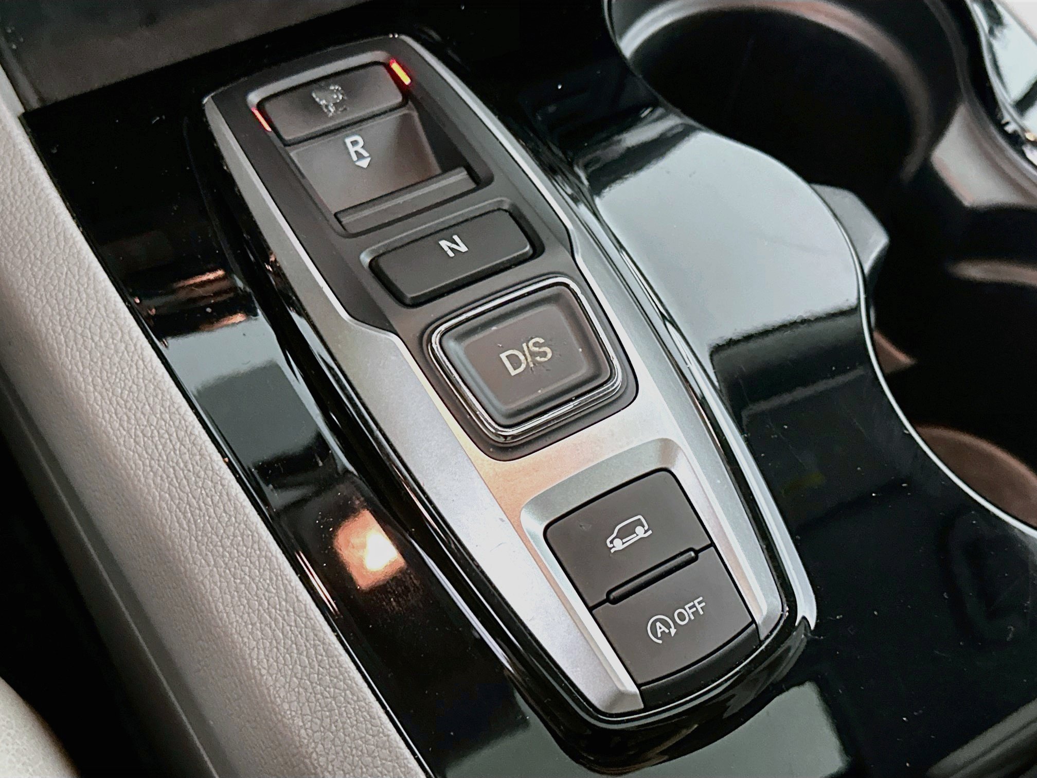 Used 2016 Honda Pilot Touring image 25