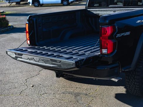 New 2026 Chevrolet Colorado ZR2 w/ Off-Road Front Bumper Package image 10