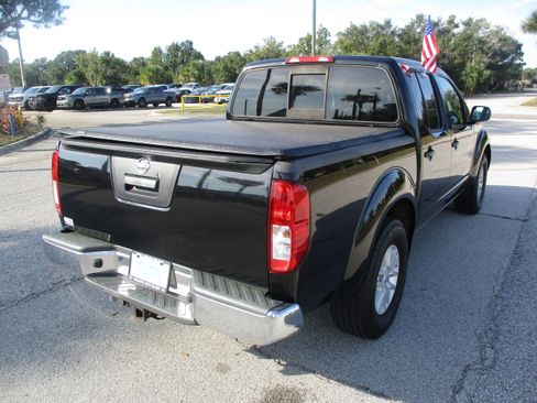 Used 2018 Nissan Frontier SV image 7