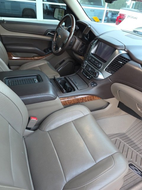 Used 2020 Chevrolet Suburban Premier AWD/4WD image 13