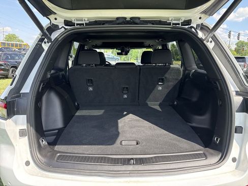 Used 2025 Jeep Grand Cherokee 4WD image 17