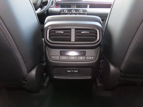 New 2025 Honda Pilot Touring image 25