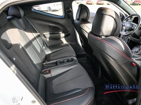 Used 2020 Hyundai Veloster Turbo image 13