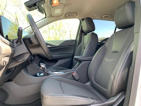 Used 2025 Buick Encore GX Preferred FWD image 25