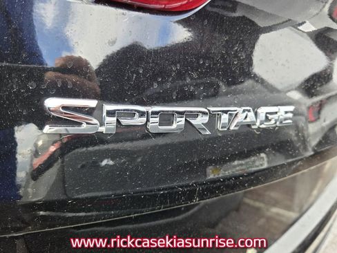 Used 2022 Kia Sportage EX image 7