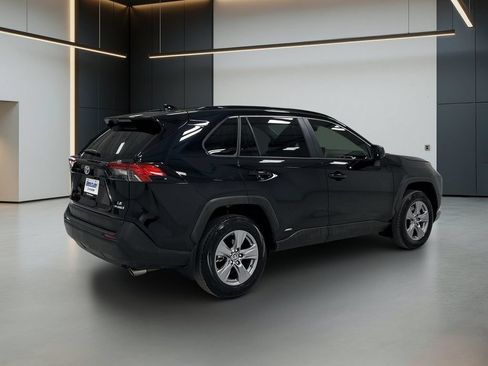 Used 2024 Toyota RAV4 LE AWD/4WD image 6