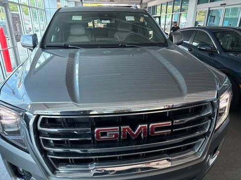 Used 2023 GMC Yukon XL SLT w/ SLT Premium Package RWD image 2
