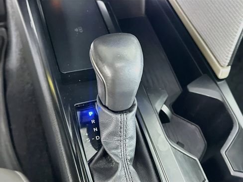 Used 2025 Toyota Camry SE FWD image 25