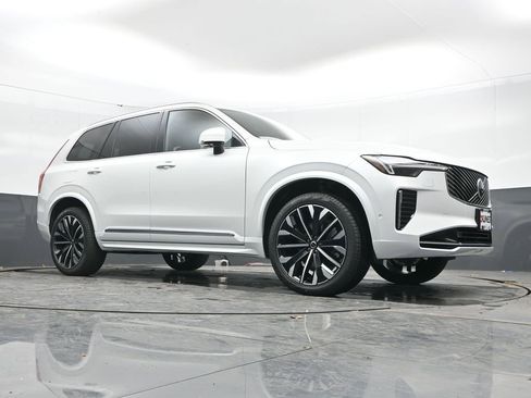 New 2026 Volvo XC90 B6 Plus w/ Protection Package image 37