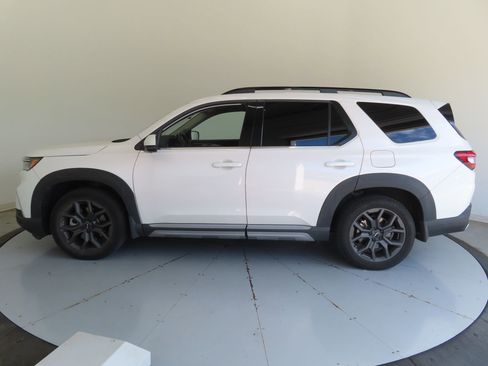 Used 2023 Honda Pilot Elite image 7